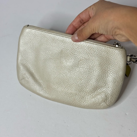 Coach Turn Lock Pearl Pebble Leather Wristlet - Picture 6 of 10